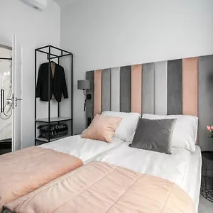 https://old-town-residence-aparthotel.krakowhotelspoland.com